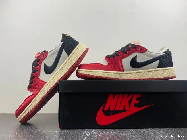 Reps LUCY FN0432-017 Trophy OG Home Air Room Jordan 1 x Low 0418